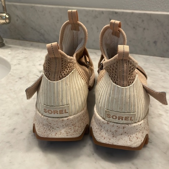 Sorel Kinetic Sneak size 10 neutral beige like new - Picture 7 of 9